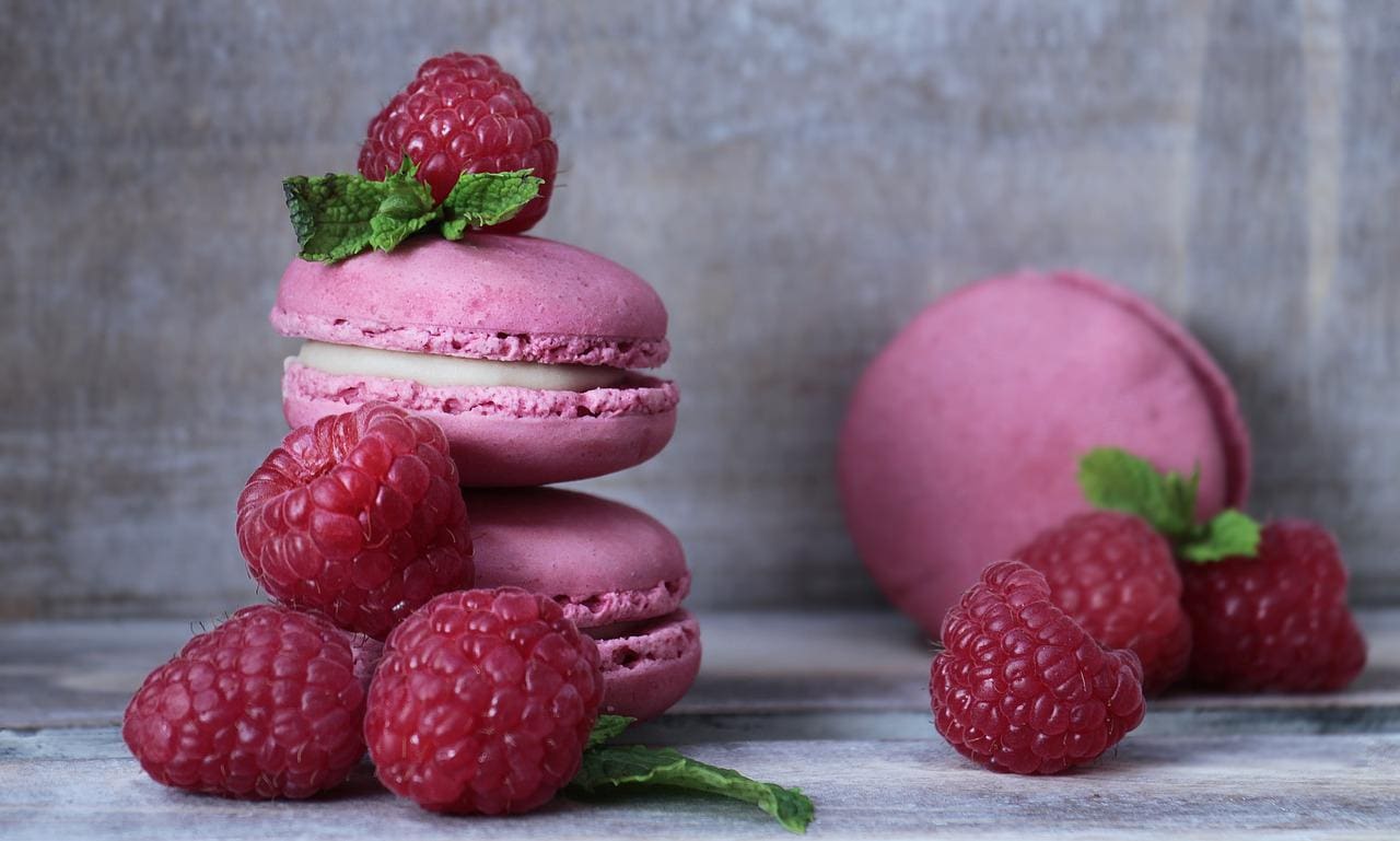 Confectionery for the persistent. How to bake macarons?